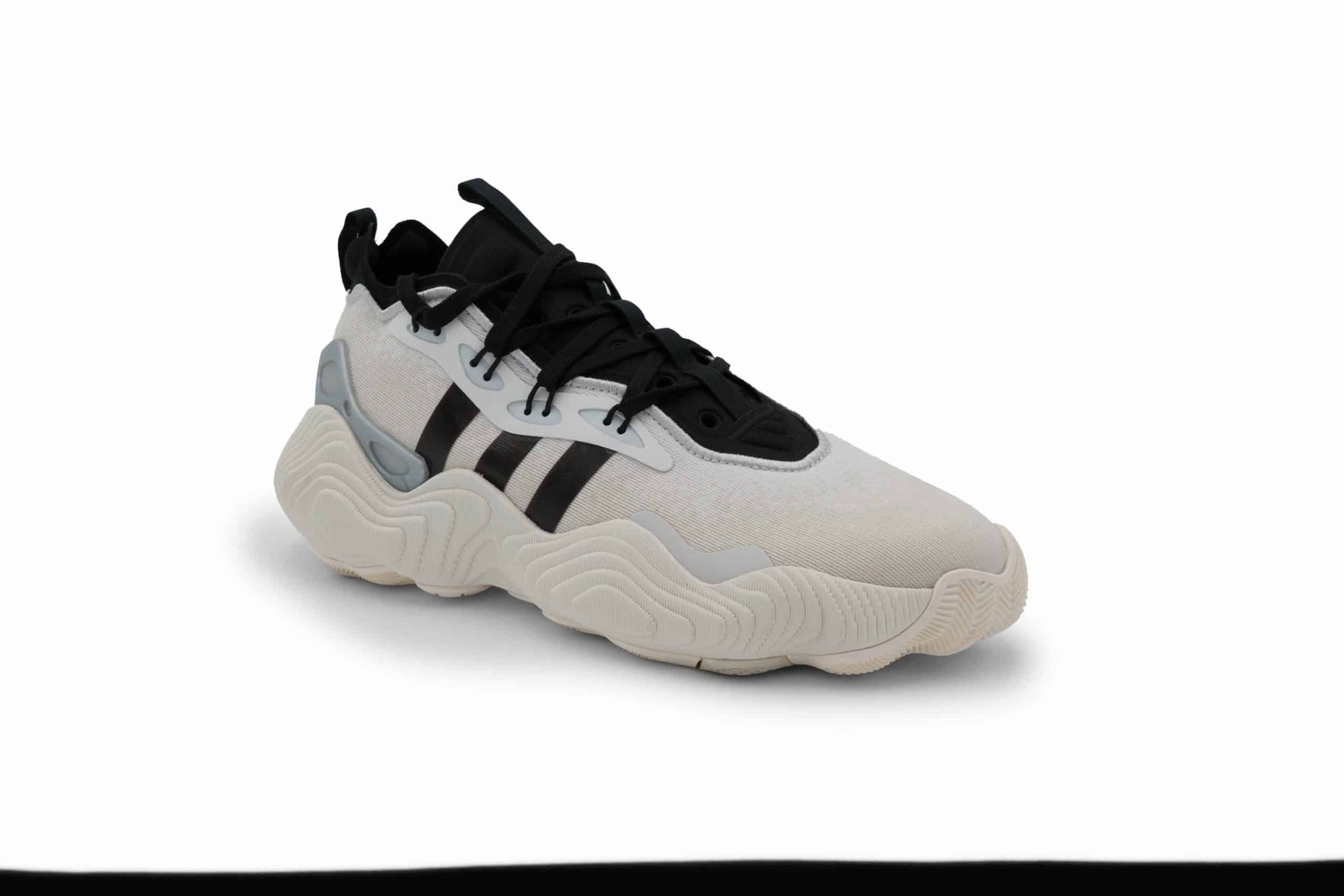 VOLLEYSTORE.IT | Lo shop online per la pallavolo e articoli da volley e beach volley | SCARPA PALLAVOLO TRAE YOUNG 3 ADIDAS